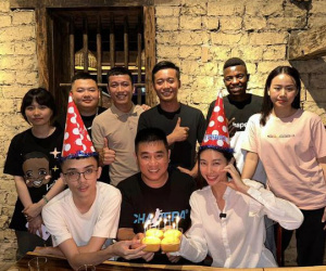 Hoa hậu Thuỳ Tiên được Quang Linh Vlogs tổ chức sinh nhật