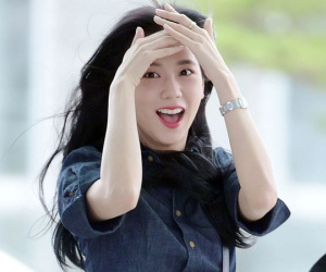 Jisoo (BLACKPINK) lần đầu lộ diện sau khi công khai hẹn hò, thần sắc ra sao?