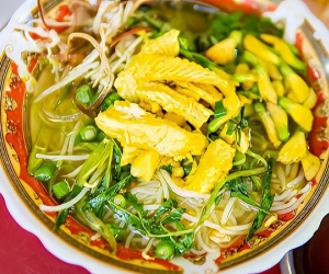 Gỏi bưởi khô cá lóc, lẩu cá bông lau và những đặc sản Châu Đốc níu chân du khách