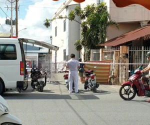 Kinh hoàng phát hiện thi thể treo lơ lửng bên hàng rào công ty
