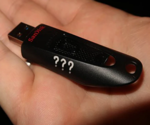 Nhặt được USB lạ đánh rơi trên đường, tò mò cắm thử vào máy tính: Thứ bên trong là điều không ai nghĩ tới