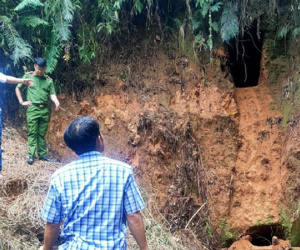 Bất thường khu đất bên trong có nhiều người làm chuyện mờ ám dưới hầm sâu