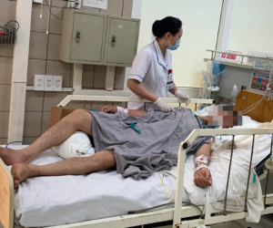 Mù mắt, nguy cơ sống thực vật sau khi uống cồn với nước lọc