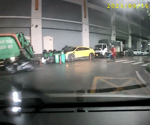 Xót xa với 'đòn trừng phạt' dành cho xe sang đỗ không đúng nơi quy định