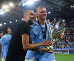 Man City giành Siêu cúp châu Âu kịch tính: Báo Anh 'mở hội', tôn vinh người hùng Palmer