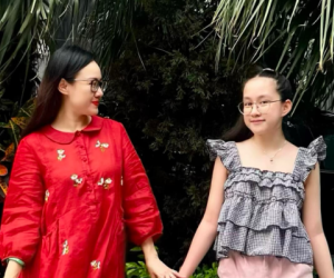 Con gái BTV Hoài Anh càng lớn càng xinh đẹp, được ví như Bạch Tuyết