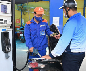 Giá dầu thế giới liên tiếp giảm, thị trường trong nước sẽ ra sao?