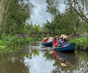 Đến rừng tràm Trà Sư, ngồi thuyền 'lạc trôi vào vùng đất thần tiên'