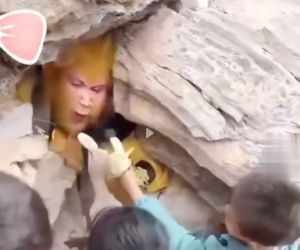 Video trẻ em đút đồ ăn cho Tôn Ngộ Không gây sốt ở Trung Quốc