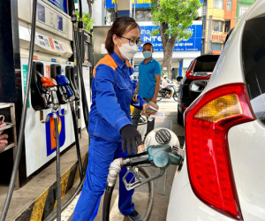 Giá xăng chiều nay tăng hay giảm?