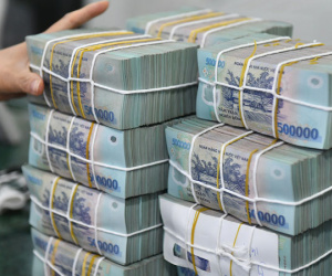 Có 500 triệu đồng mua vàng hay gửi tiết kiệm ngân hàng, kênh nào lời hơn?