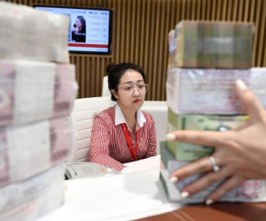 Phó Thống đốc nhắc các chủ tịch ngân hàng 'đừng để DN phải lên tivi mà vay'