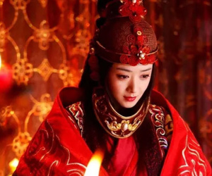 Mỹ nhân kỳ lạ nhất quyết lấy người ăn mày trên đường làm chồng, không ngờ trở thành hoàng hậu