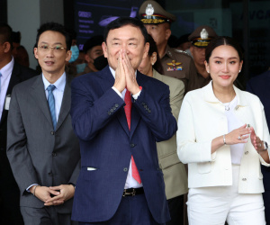 Cựu Thủ tướng Thaksin trở về Thái Lan