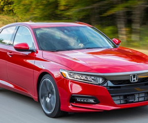 Với 1 tỷ đồng, ngoài Mazda6 có thể 'tậu' được những mẫu sedan nào?