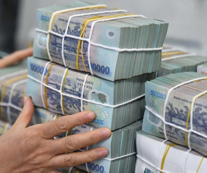 Lãi suất gửi tiết kiệm tại 4 ngân hàng lớn giảm còn bao nhiêu?
