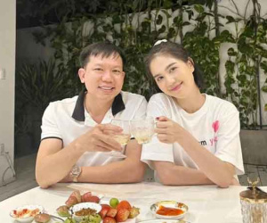 Ngọc Trinh và bác sĩ Cao Hữu Thịnh đăng tải hình ảnh thân thiết sau tin đồn hẹn hò