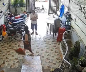 Người đàn ông có hành vi đáng xấu hổ với người phụ nữ sau khi xin tiền không thành công