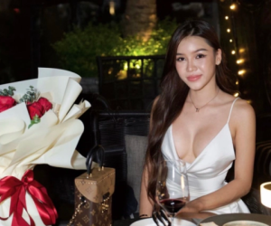 Đặng Văn Lâm khoá môi Yến Xuân đầy ngọt ngào, tổ chức sinh nhật lãng mạn cho bạn gái