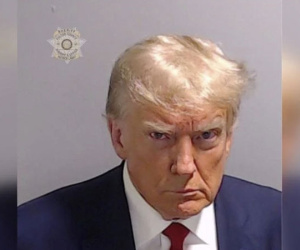 Ông Donald Trump lưu hồ sơ tù