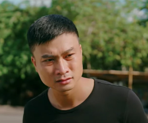 Làng trong phố tập 20: Ông Ẩn ở mất tích khiến Hiếu lo lắng tìm dọc bờ sông