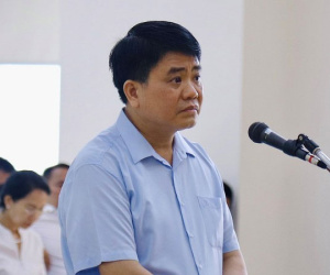 Cựu chủ tịch Hà Nội Nguyễn Đức Chung hầu toà trong vụ án nâng khống giá cây xanh