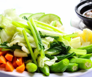 Đừng tưởng cứ ăn rau xanh là tốt, ăn theo cách này tàn phá dạ dày khủng khiếp