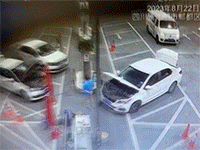 Nhân viên cây xăng suýt bỏng nặng khi đổ xăng cho khách