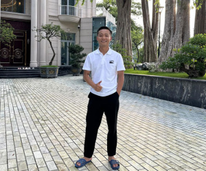 Quang Linh Vlog khoe chốt căn biệt thự nguy nga, dân tình đoán khối tài sản khổng lồ ở tuổi 26