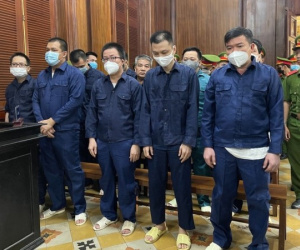 Hình ảnh 13 cựu công an phường Phú Thọ Hoà hầu toà