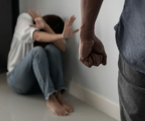 Gã thanh niên đi tù vì đánh đập gái mại dâm để... đòi lại tiền