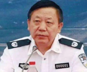 Bị tống tiền, quan tham Trung Quốc thẳng tay bắn chết bồ nhí từng đầu gối tay ấp