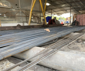 Giá thép giảm mạnh gần cả triệu đồng/tấn trong tháng cô hồn