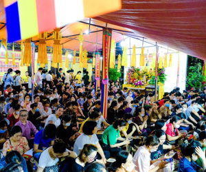 'Biển người' tham dự lễ Vu Lan tại chùa Phúc Khánh