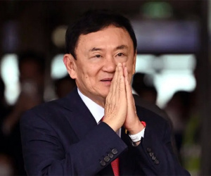 Quốc vương Thái Lan giảm án tù cho ông Thaksin