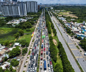 Ken cứng xe hướng vào cao tốc TP.HCM - Long Thành - Dầu Giây