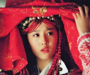 Mỹ nhân kỳ lạ nhất quyết lấy người ăn mày trên đường làm chồng, không ngờ trở thành hoàng hậu