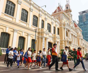 Tour tham quan trụ sở UBND TP.HCM đón 1.500 khách trong 2 ngày đầu nghỉ lễ