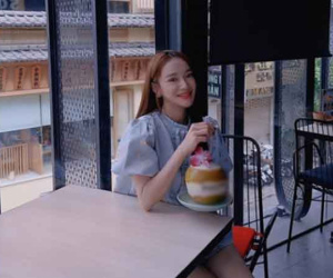 Nhã Phương tiết lộ hình ảnh nhan sắc đời thường nhưng sự chú ý lại đổ dồn vào đôi chân của mẹ bầu