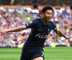 Son Heung-min lập hat-trick, Tottenham thắng trận đậm đà