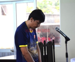 Ghen tuông, gã đàn ông dùng gấu bông đè lên mặt người tình đến chết