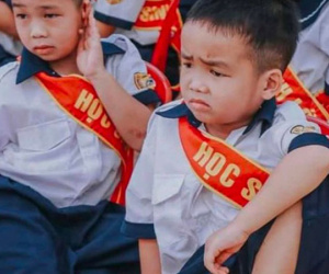'Cười ngất' trước 1001 biểu cảm hài hước của các em bé học sinh ngày tựu trường