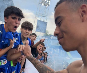 Mason Greenwood cười tươi trong lễ ra mắt Getafe