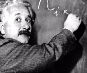 Chấn động Einstein tiên tri tương lai nhân loại: 3 điều chưa ứng nghiệm...