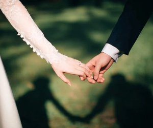 Chú rể bỏ trốn khỏi đám cưới, cô dâu kết hôn luôn với... bố chồng