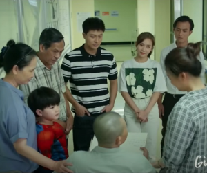 Gia đình mình vui bất thình lình tập 53: Công đọc lời nhắn của cả nhà trước khi vào phòng phẫu thuật, xúc động nhất là những bày tỏ của Phương