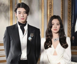'Mỹ nam đẹp nhất Hàn Quốc' công khai ảnh tình cảm bên Song Hye Kyo, ai cũng muốn 'chèo thuyền'