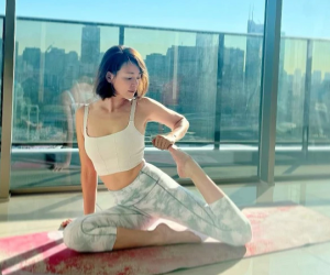 2 động tác Yoga vừa giúp eo thon bụng phẳng vừa cải thiện vòng 1 cho các chị em