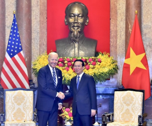 Chủ tịch nước tặng Tổng thống Biden cuốn sách 'Hồ Chí Minh - Thư gửi nước Mỹ'