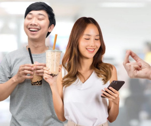 Sếp Trung Quốc bị chê cười vì đòi lại tiền trà sữa chiêu đãi nhân viên sau khi rời công ty